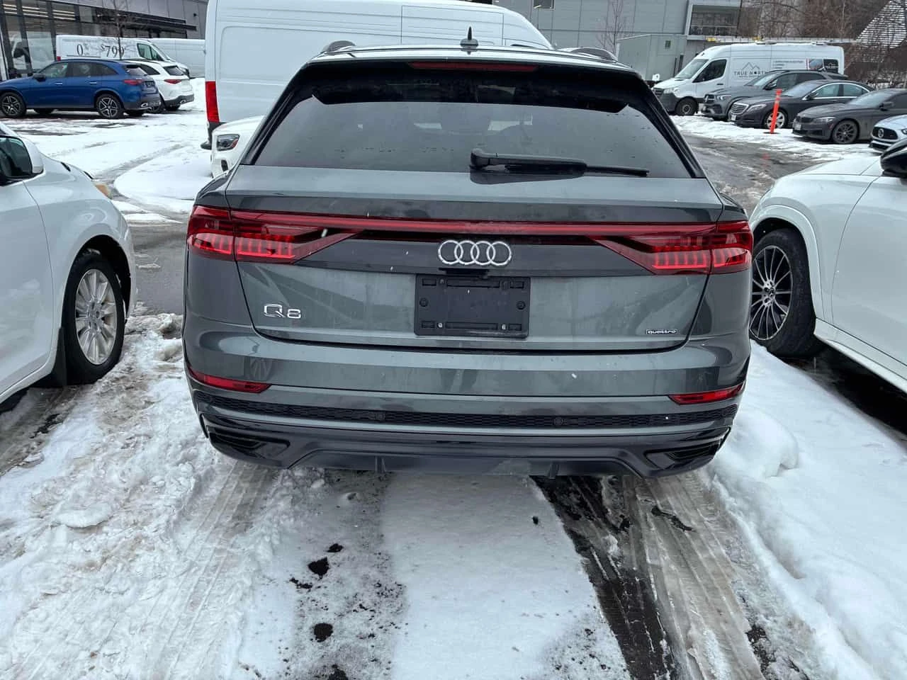 Audi Q8 55 TFSI Quattro * 360  * PANO * PROGRESSIV *  - изображение 4