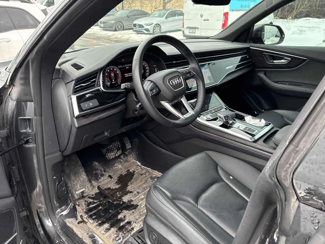 Audi Q8 55 TFSI Quattro * 360  * PANO * PROGRESSIV *  - изображение 5