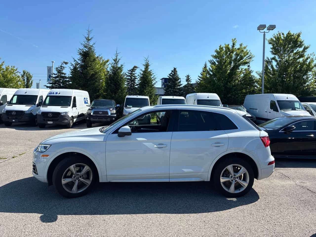 Audi Q5 * Progressiv * CARFAX * БЕЗ ПЪРВОНАЧАЛНА ВНОСКА, снимка 2 - Автомобили и джипове - 55235642