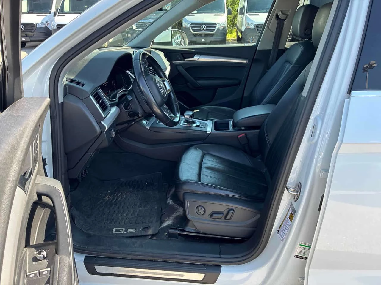 Audi Q5 * Progressiv * CARFAX * БЕЗ ПЪРВОНАЧАЛНА ВНОСКА, снимка 5 - Автомобили и джипове - 55235642