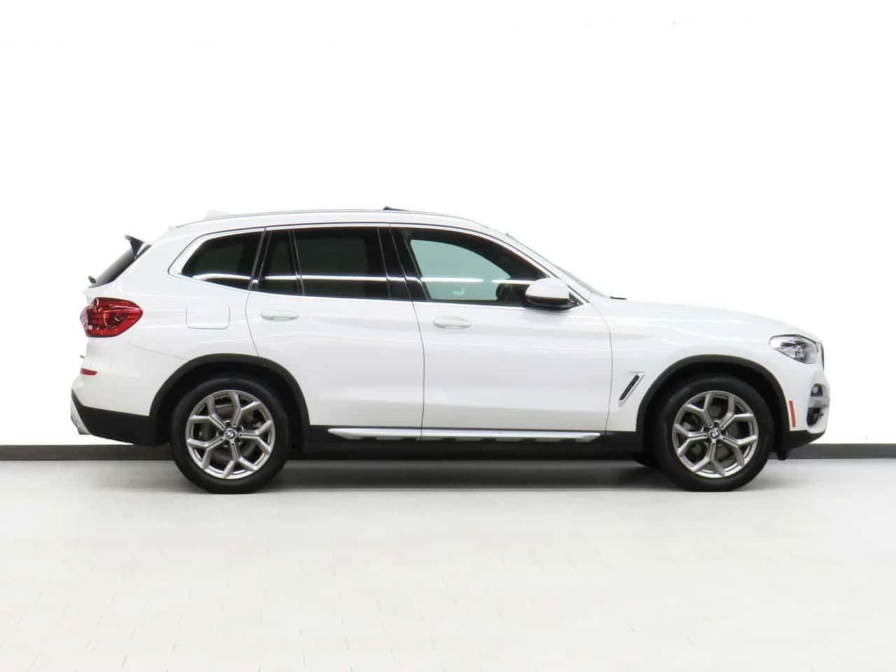 BMW X3 * 30i xDrive30i | Nav | Leather | Pano roof | CarP, снимка 3 - Автомобили и джипове - 55545064