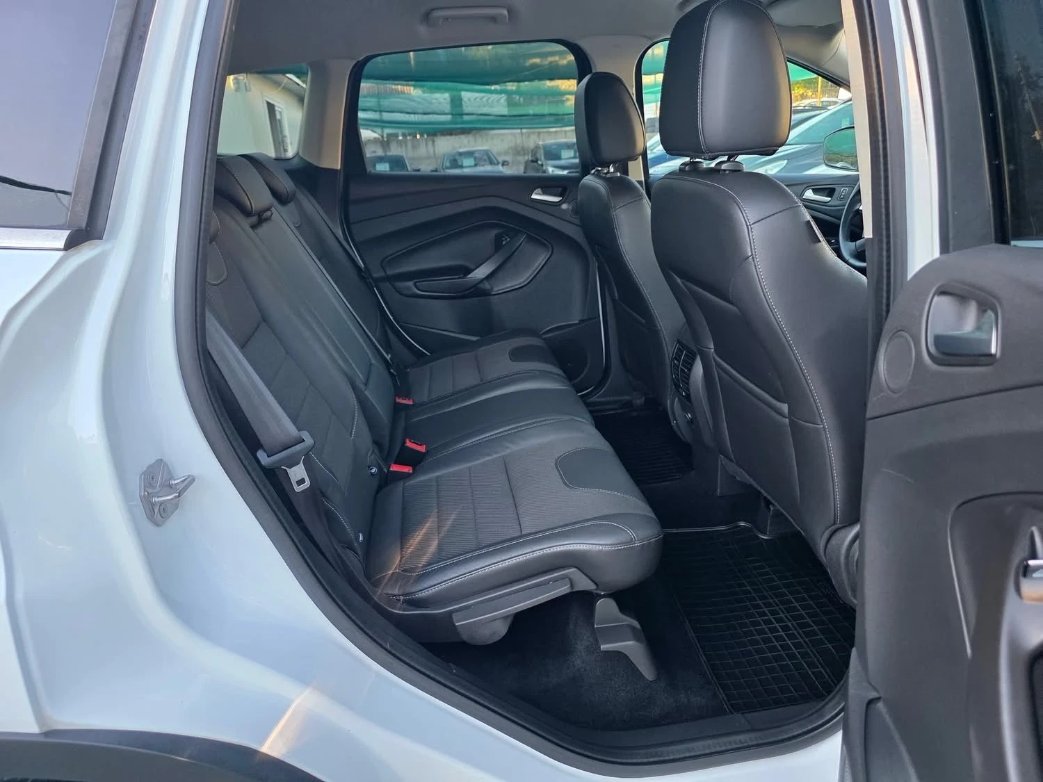 Ford Kuga 2.0TDCI 140K.C. / НАВИ / КАМЕРА / КЕЙЛЕСС, снимка 9 - Автомобили и джипове - 56135993