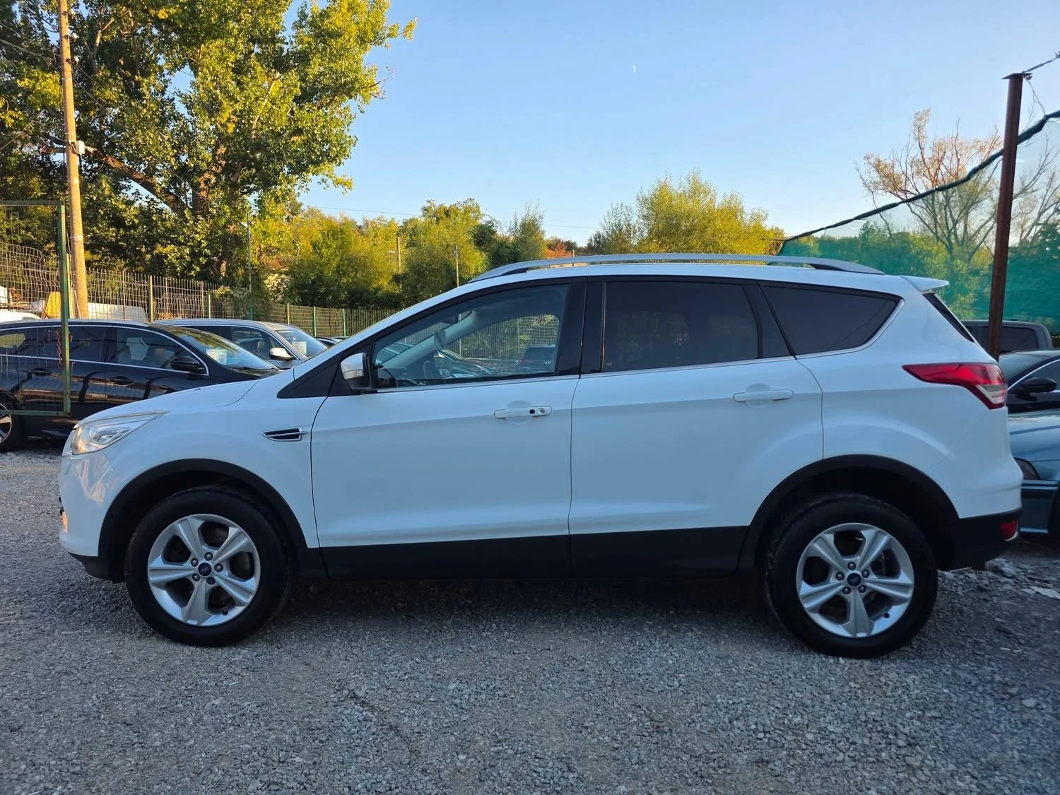 Ford Kuga 2.0TDCI 140K.C. / НАВИ / КАМЕРА / КЕЙЛЕСС, снимка 5 - Автомобили и джипове - 56135993