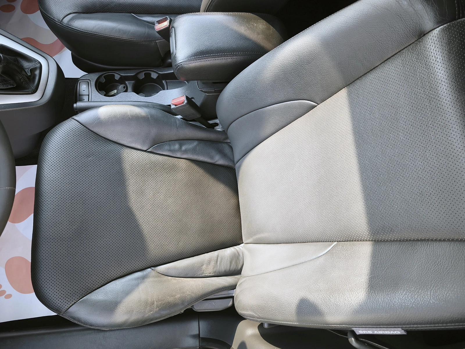 Hyundai Tucson 2.0i 4x2, снимка 11 - Автомобили и джипове - 56154285