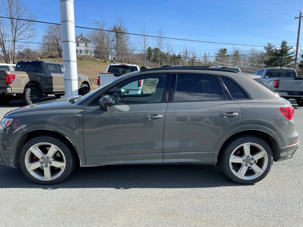 Audi Q3 Technik / 360 / B&O / Distronic / Carfax, снимка 2 - Автомобили и джипове - 56229017