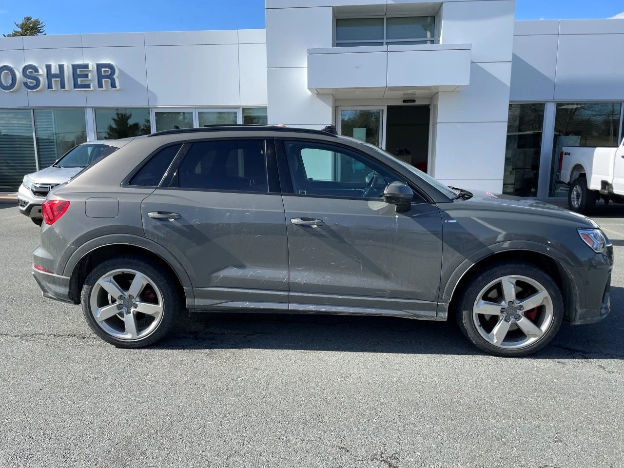 Audi Q3 Technik / 360 / B&O / Distronic / Carfax, снимка 3 - Автомобили и джипове - 56229017