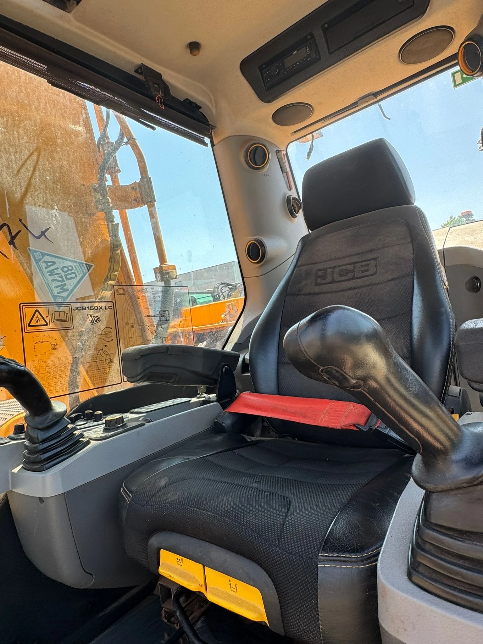 Багер JCB 150 X LC ДВЕ КОФИ ЛИЗИНГ, снимка 6 - Индустриална техника - 55048696
