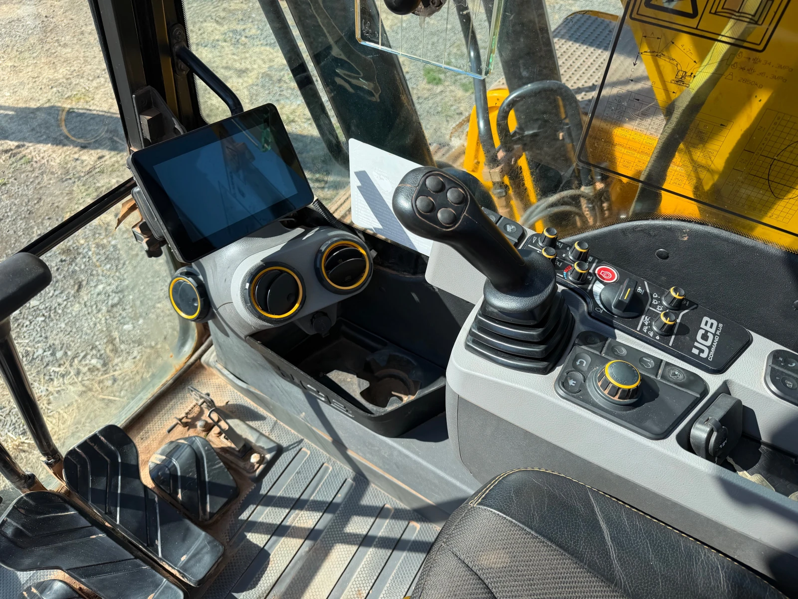 Багер JCB 150 X LC ДВЕ КОФИ ЛИЗИНГ, снимка 12 - Индустриална техника - 55048696