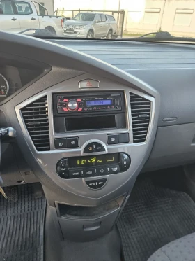 Kia Carens, снимка 9