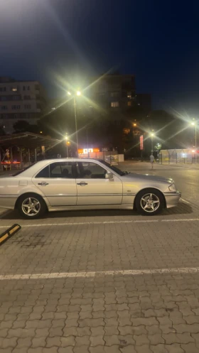 Mercedes-Benz C 200, снимка 4