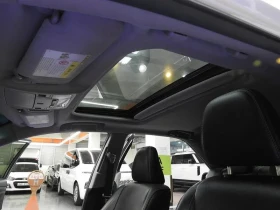 Toyota Camry Hybrid Xle, снимка 6