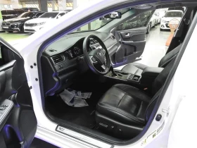 Toyota Camry Hybrid Xle, снимка 11