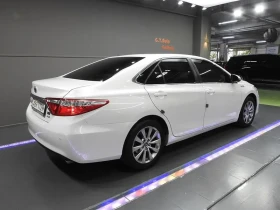 Toyota Camry Hybrid Xle, снимка 3