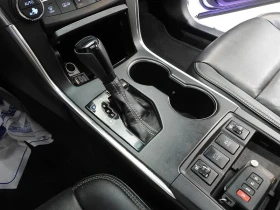 Toyota Camry Hybrid Xle, снимка 16
