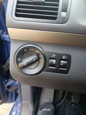 VW Touran 2.0  | Mobile.bg    13