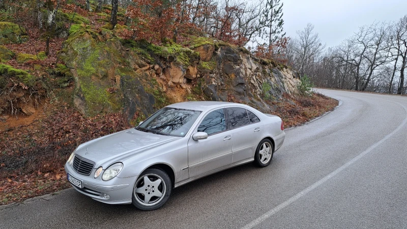 Mercedes-Benz E 270 Avantgarde, снимка 1 - Автомобили и джипове - 47004640