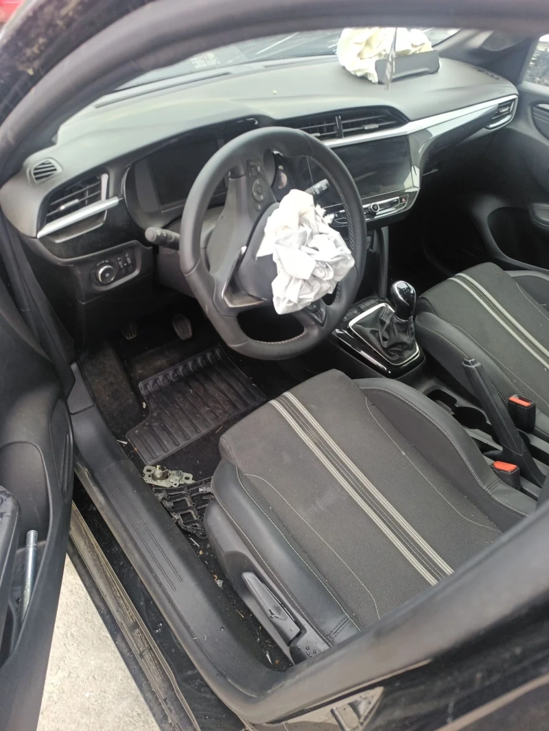 Opel Corsa 1.0 i, снимка 3 - Автомобили и джипове - 51862650
