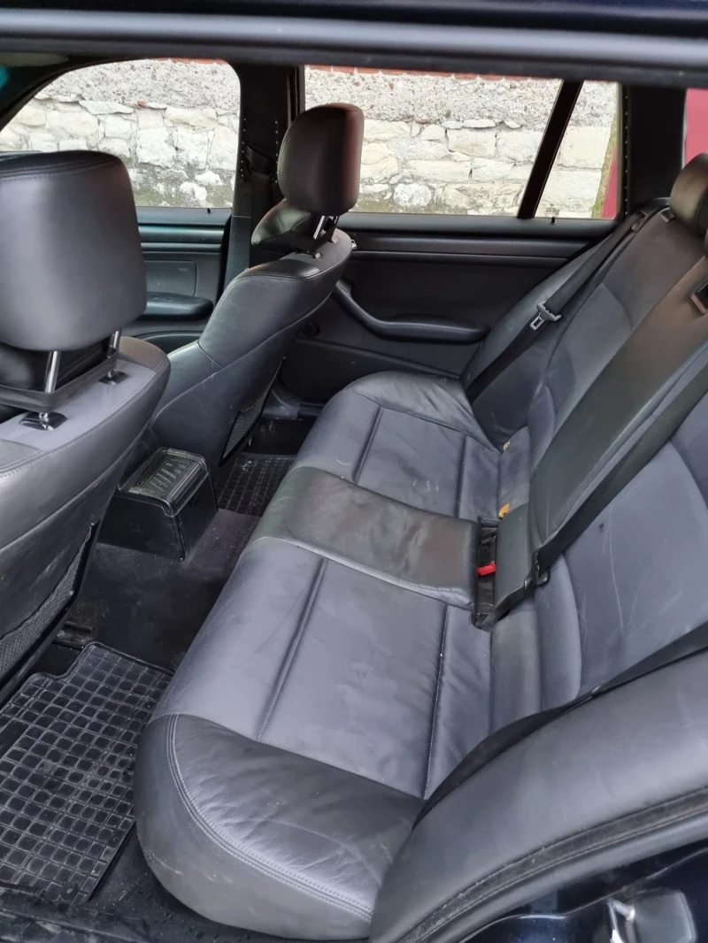 BMW 320, снимка 9 - Автомобили и джипове - 52858159