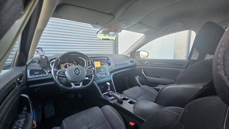 Renault Megane, снимка 9 - Автомобили и джипове - 52837550