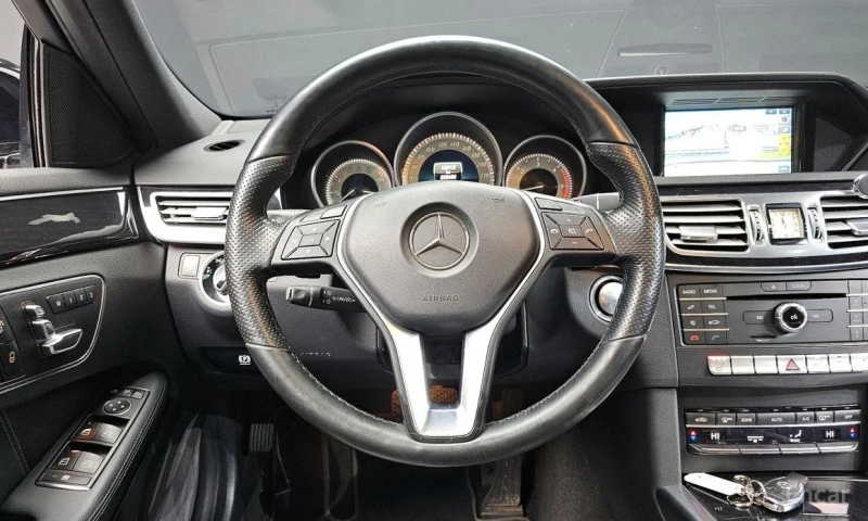 Mercedes-Benz E 220, снимка 13 - Автомобили и джипове - 52908637