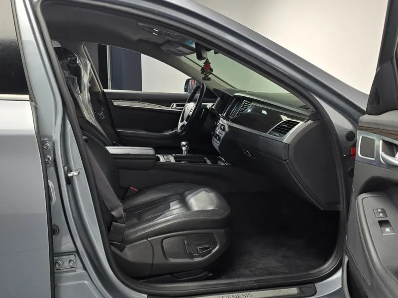 Genesis G80 3.3 AWD, снимка 11 - Автомобили и джипове - 54422472