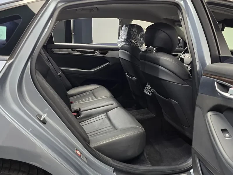 Genesis G80 3.3 AWD, снимка 12 - Автомобили и джипове - 54422472