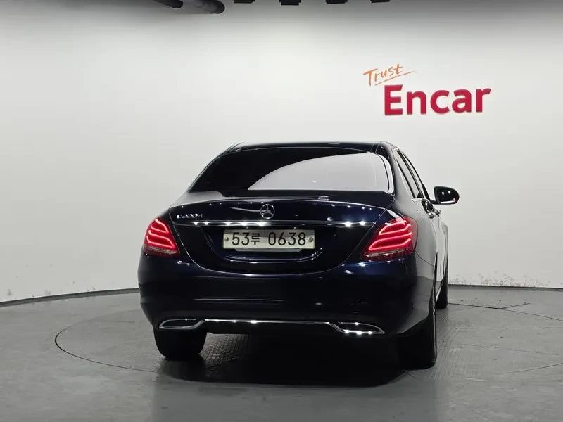 Mercedes-Benz C 220 D Exclusive, снимка 4 - Автомобили и джипове - 54882058