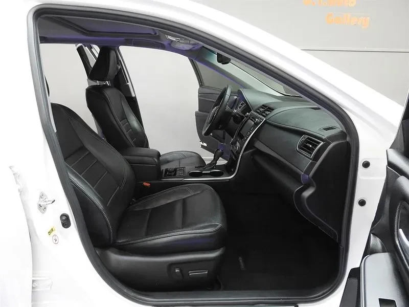 Toyota Camry Hybrid Xle, снимка 13 - Автомобили и джипове - 55831222