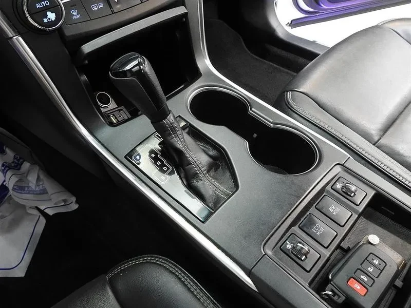Toyota Camry Hybrid Xle, снимка 16 - Автомобили и джипове - 55831222