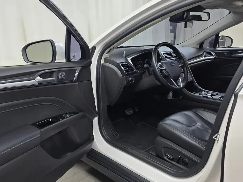 Ford Mondeo 2.0 Trend 4Th Generation, снимка 9 - Автомобили и джипове - 55923205