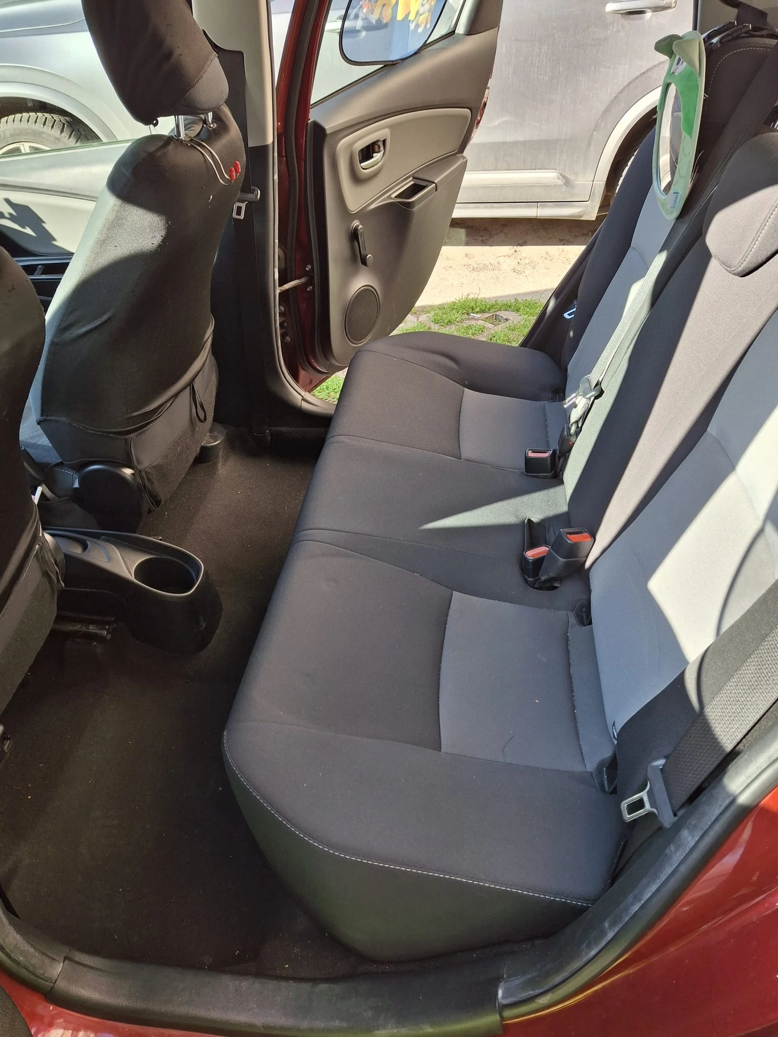 Toyota Yaris  - изображение 9