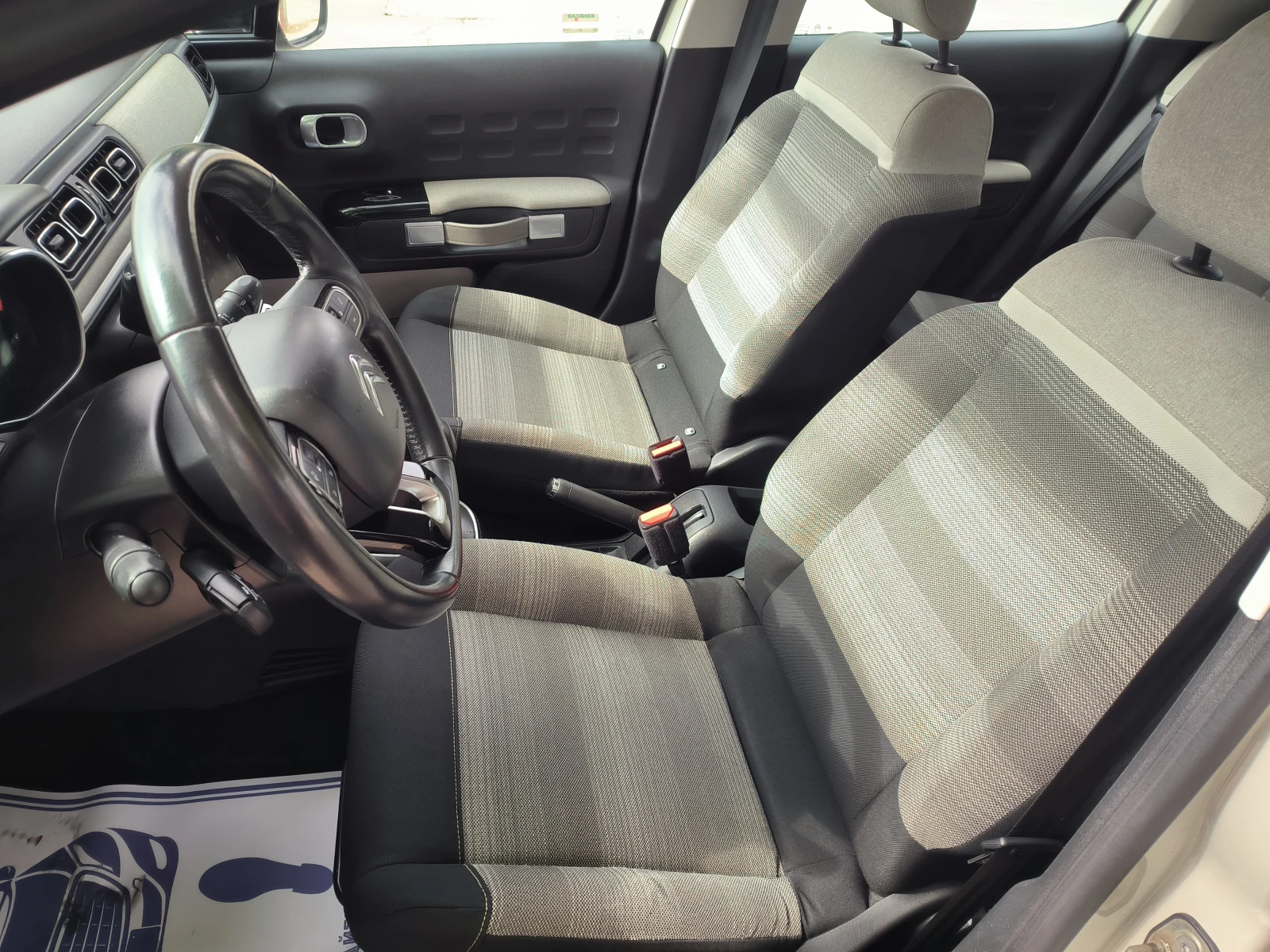 Citroen C3 1.2i 82k.s.gaz - изображение 10