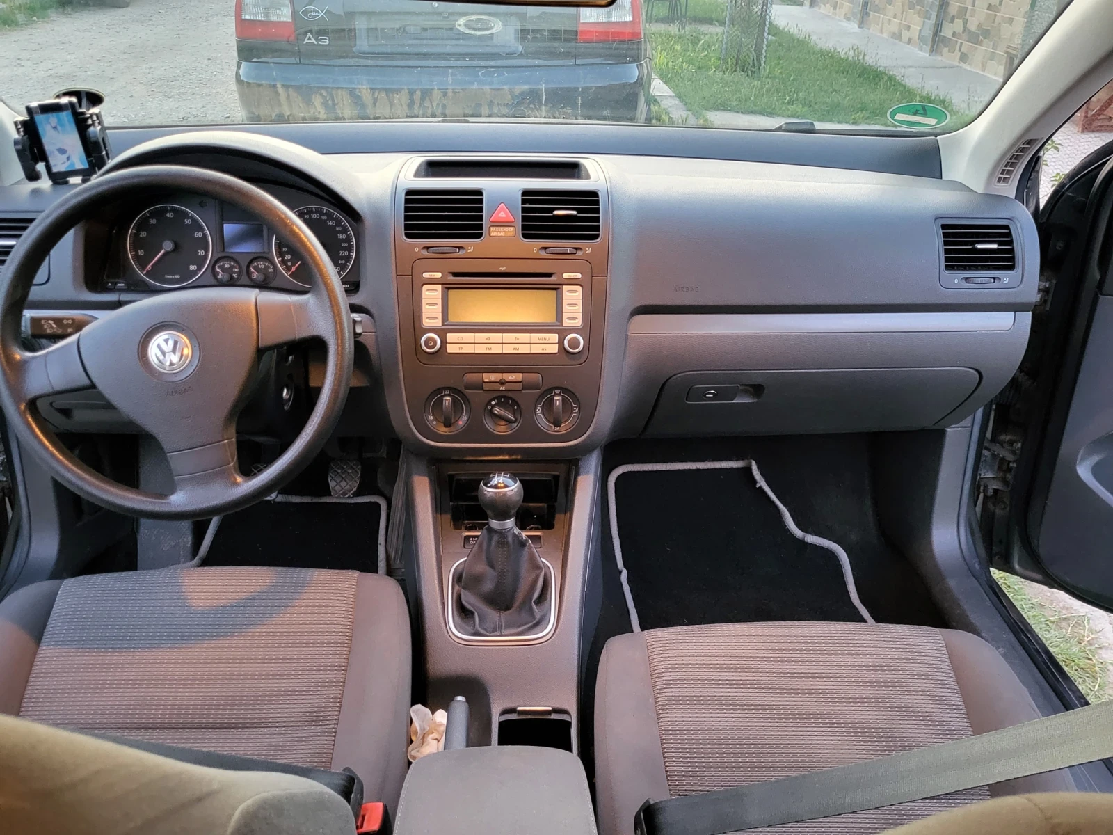 VW Golf 1.6 Бензин - изображение 8