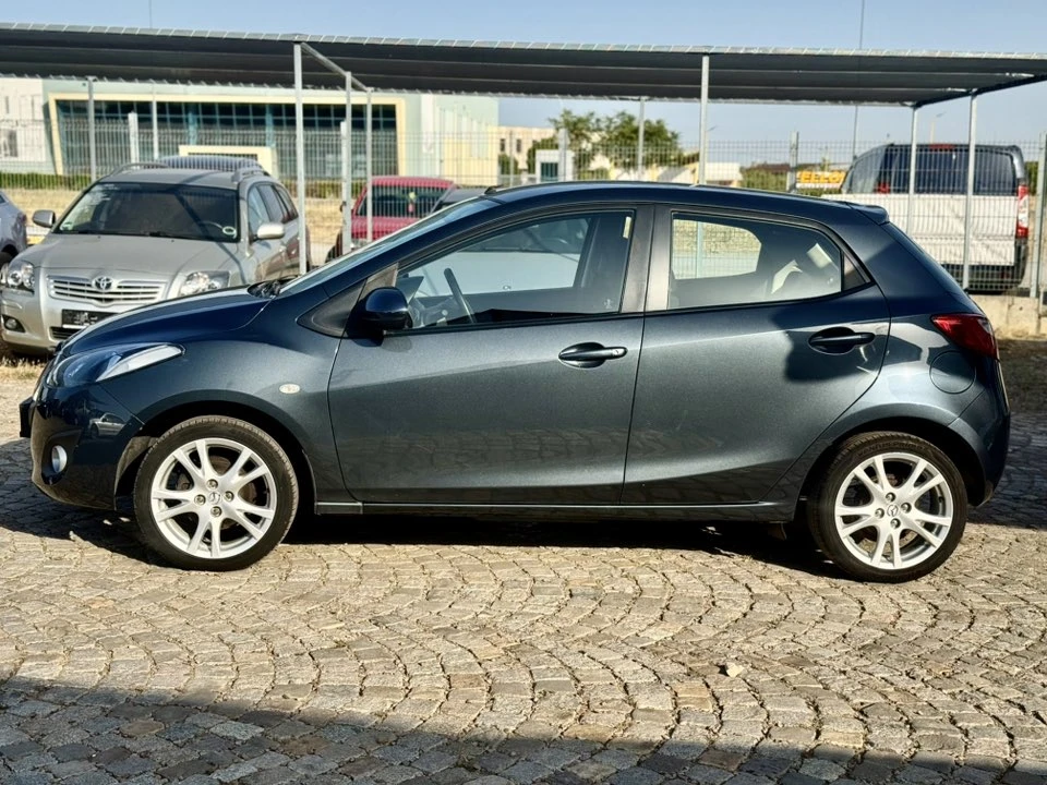 Mazda 2 1.3 - изображение 2