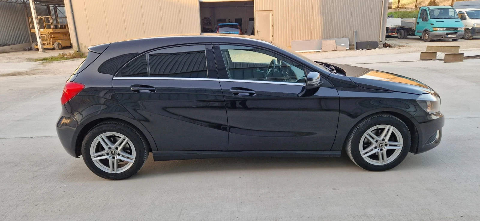 Mercedes-Benz A 180  - изображение 9