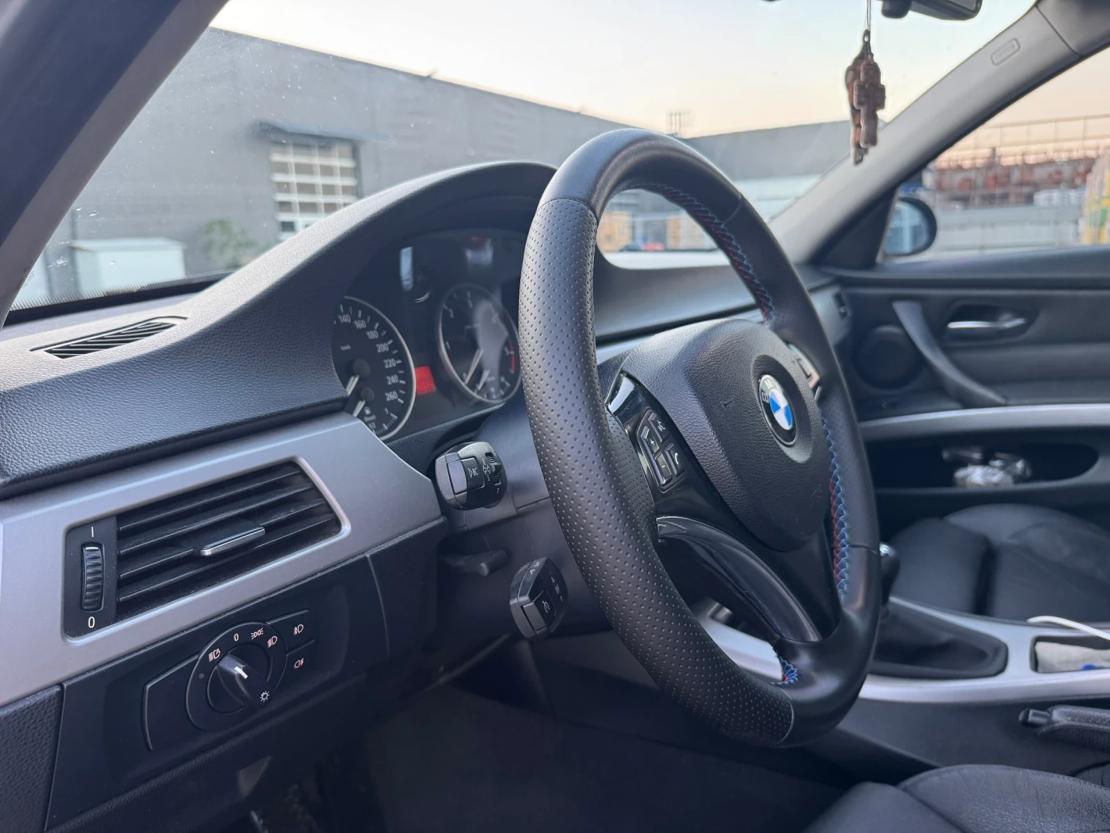 BMW 320 320d 163 - изображение 8