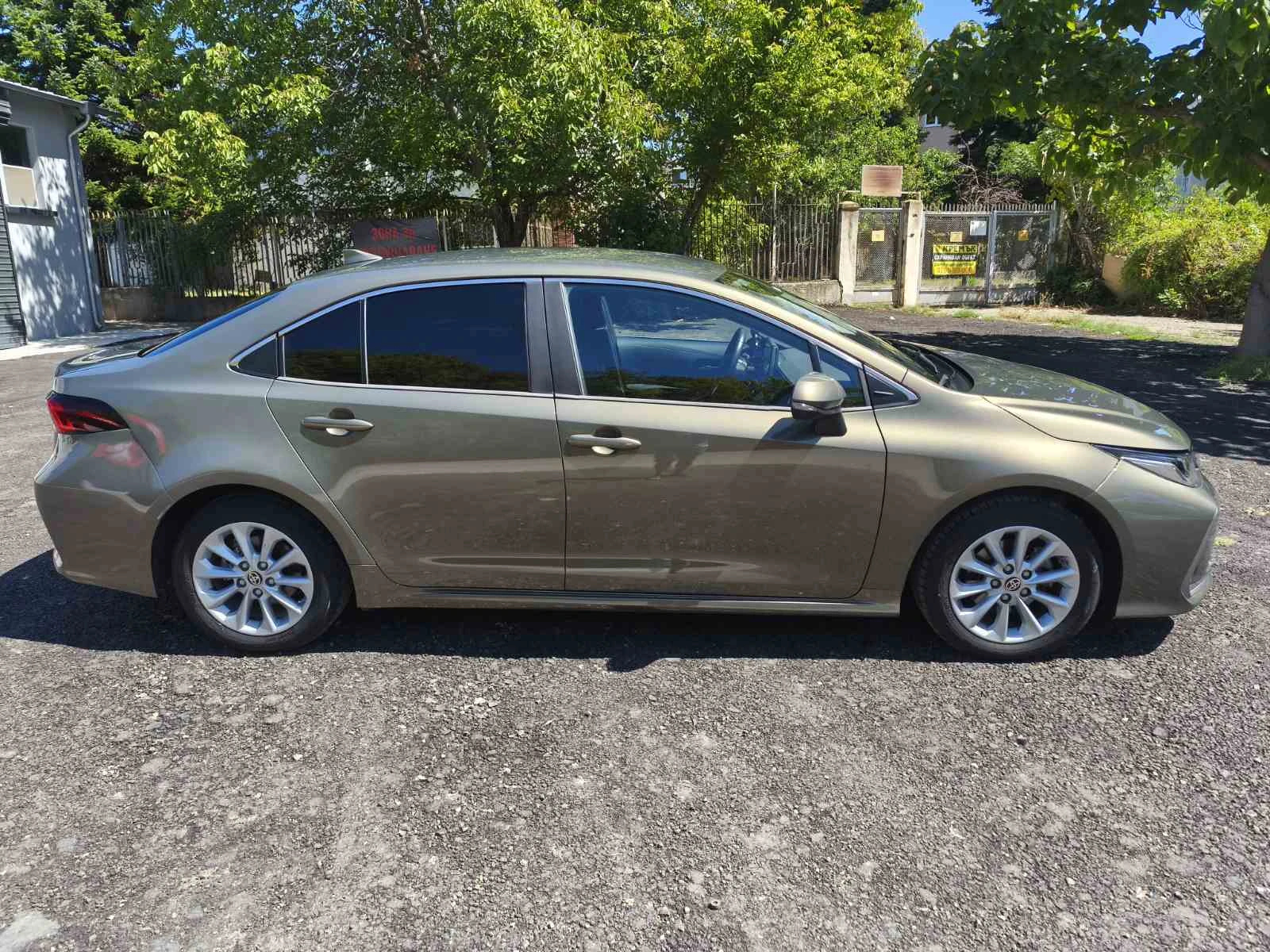 Toyota Corolla 1.6P CVT Executive Plus - изображение 6