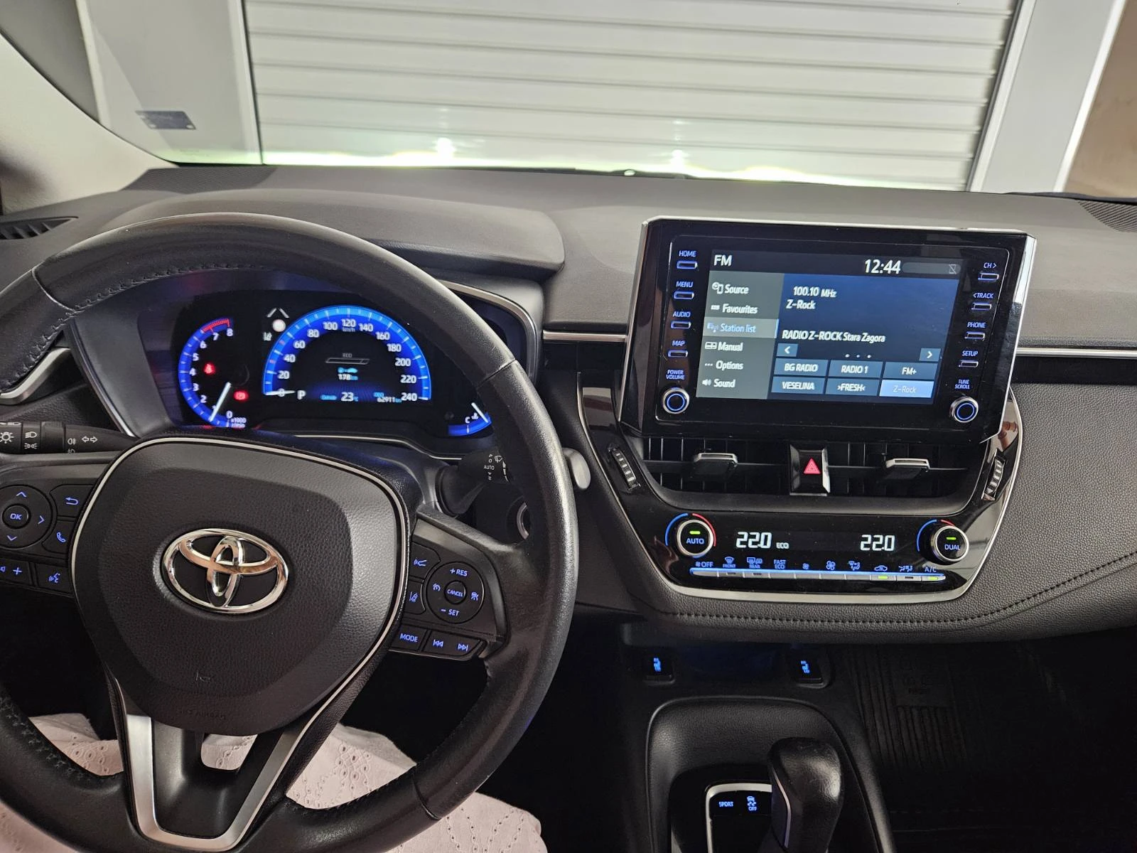 Toyota Corolla 1.6P CVT Executive Plus - изображение 9