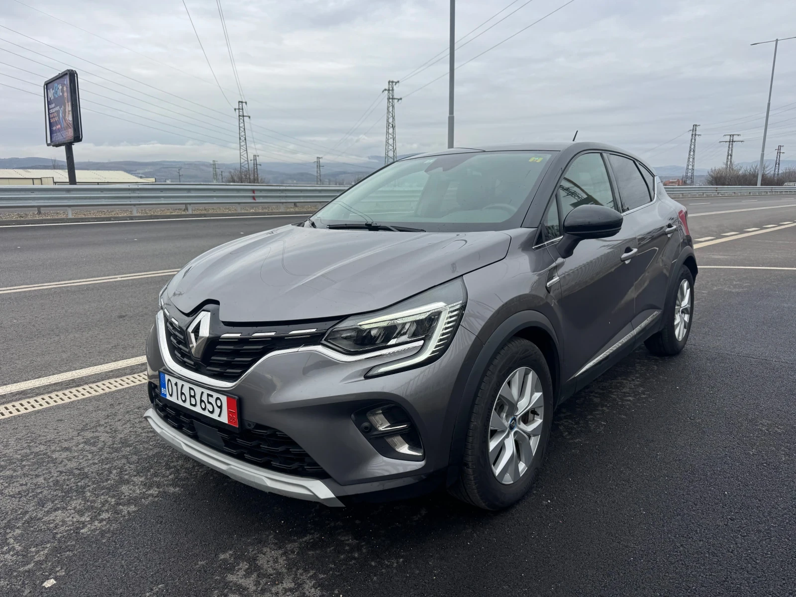 Renault Captur 1.6E-Tech Hibrid 58000км 