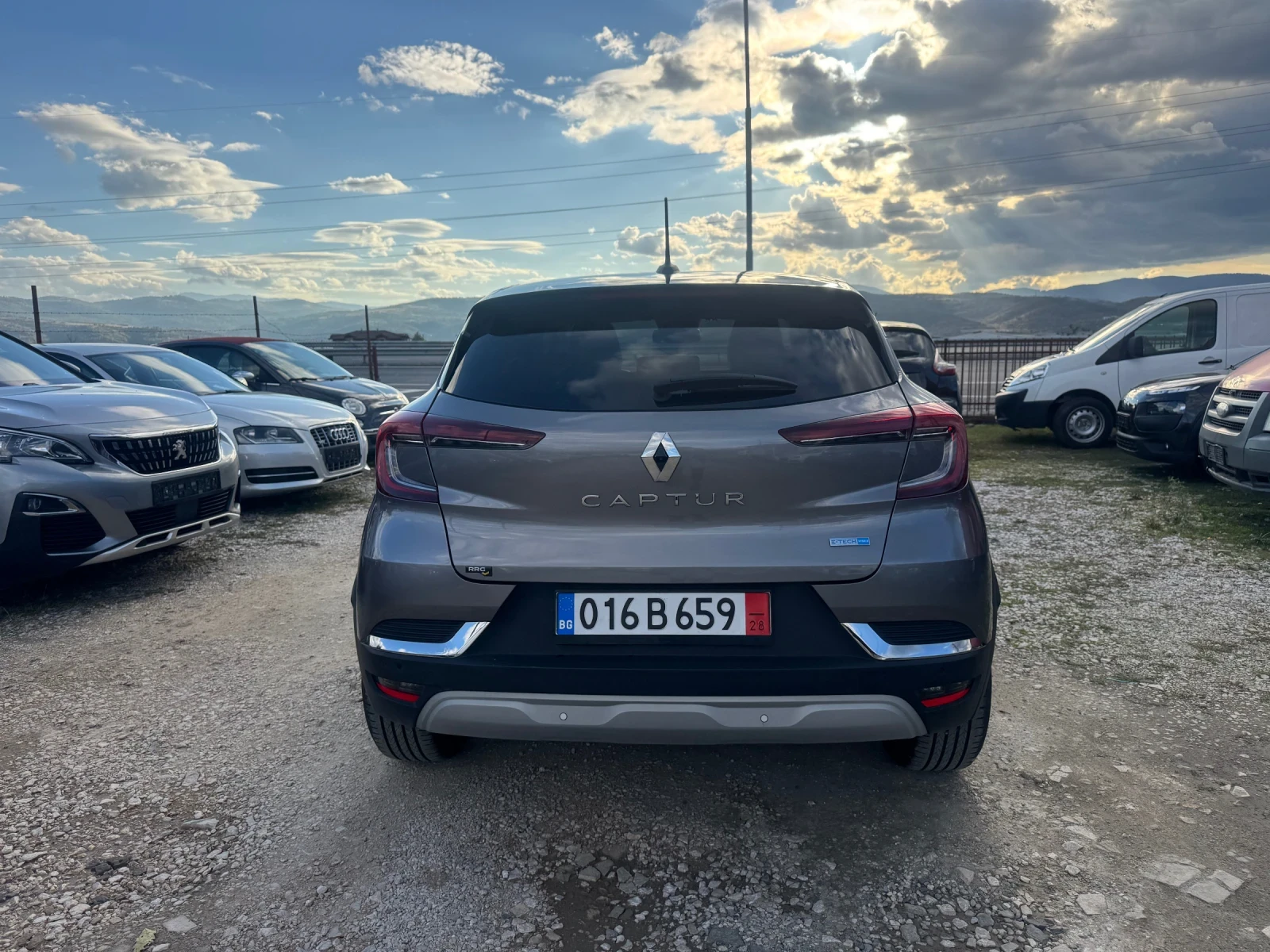 Renault Captur 1.6E-Tech Hibrid 58000км  - изображение 6