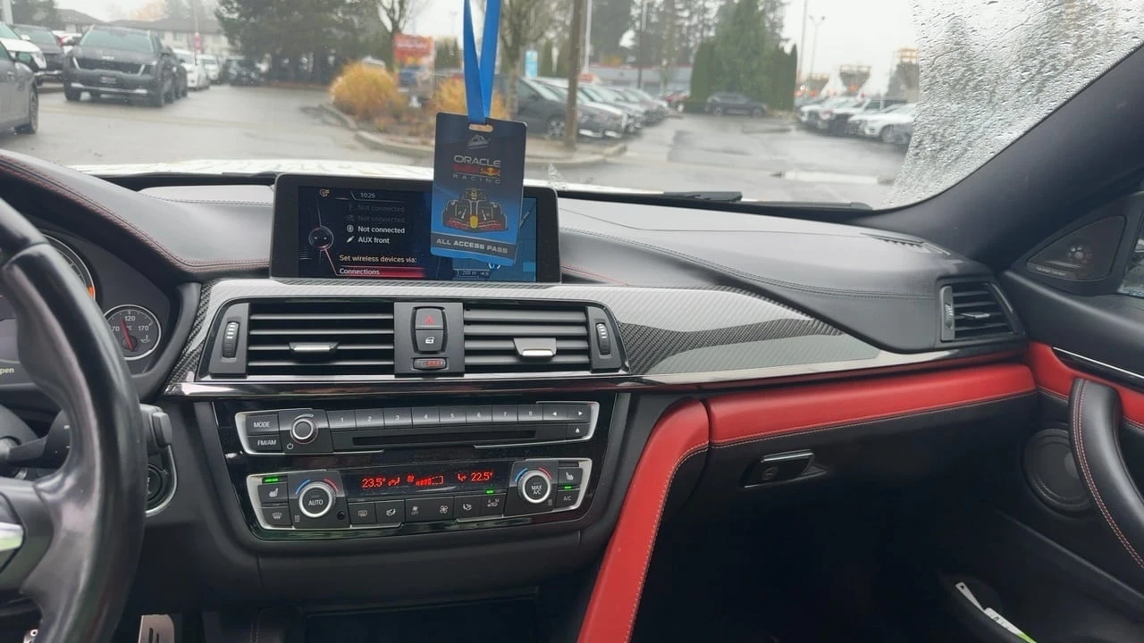 BMW M4 * 2dr Cpe * CARFAX * БЕЗ ПЪРВОНАЧАЛНА ВНОСКА - изображение 8