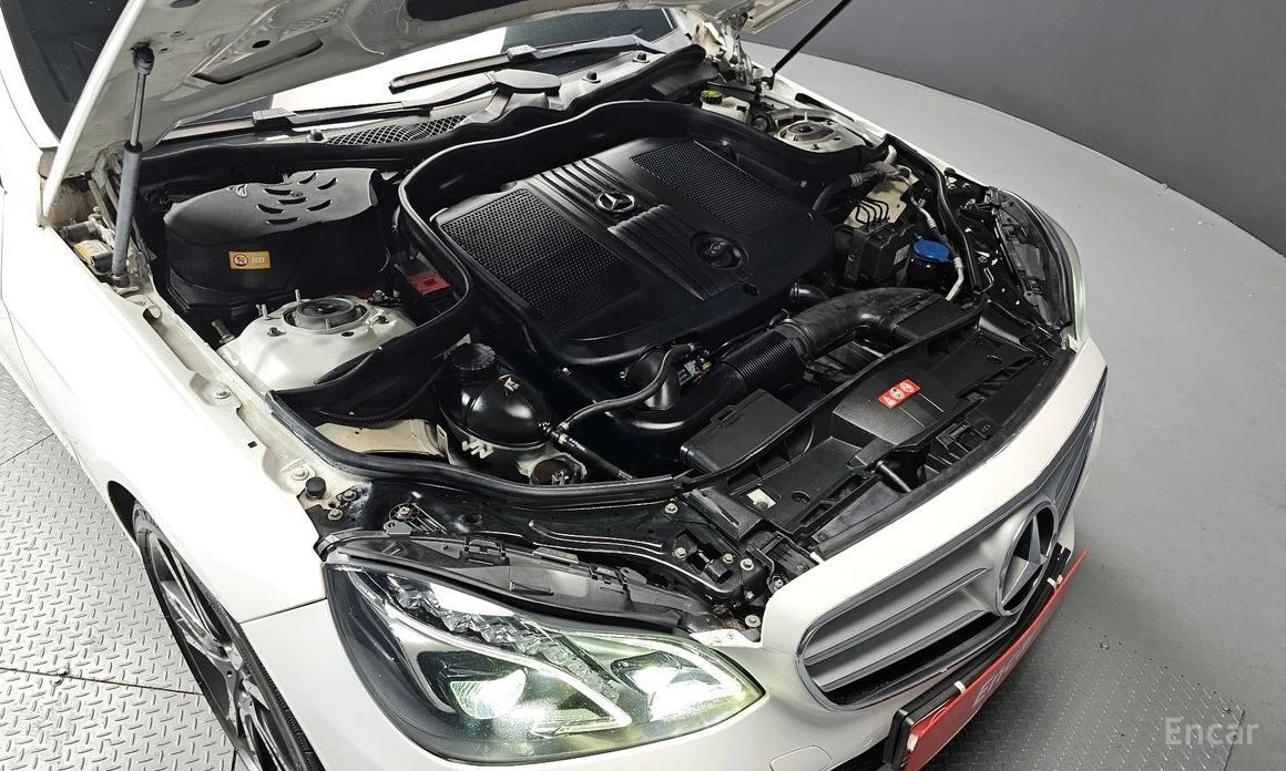 Mercedes-Benz E 220  - изображение 6