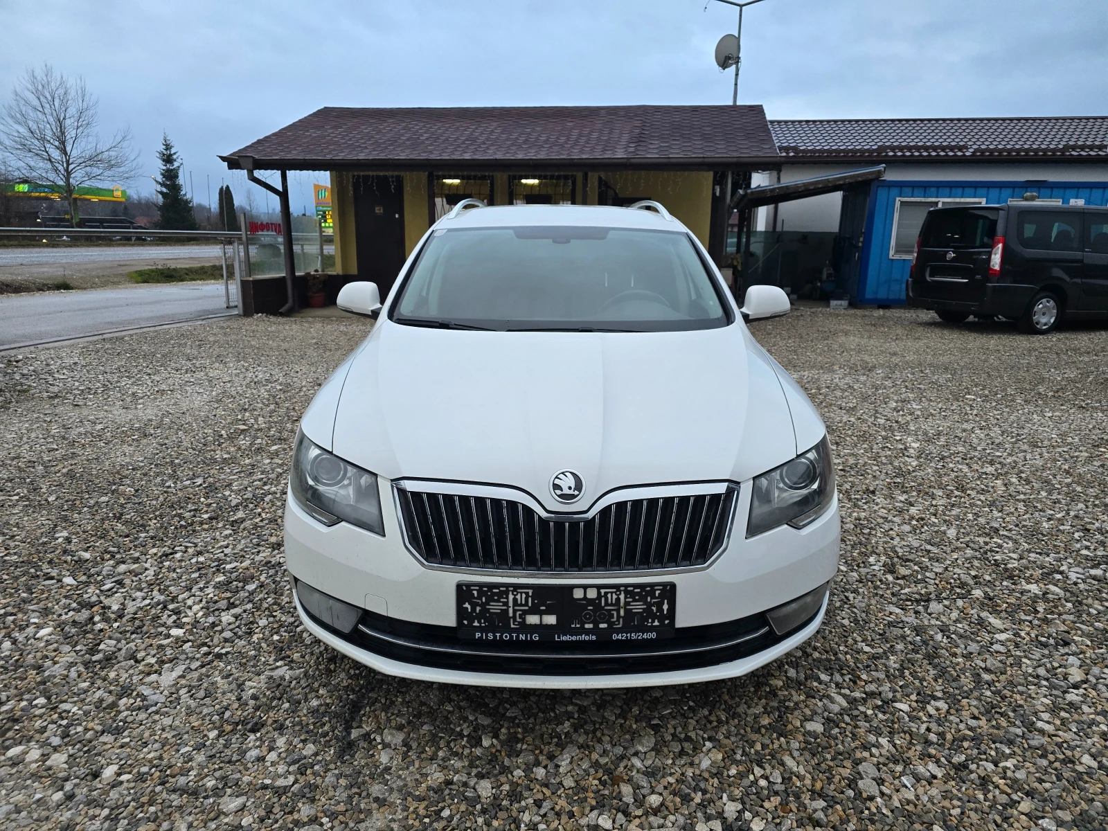 Skoda Superb 2.0 TDI 140KS KLIMATRON - изображение 2