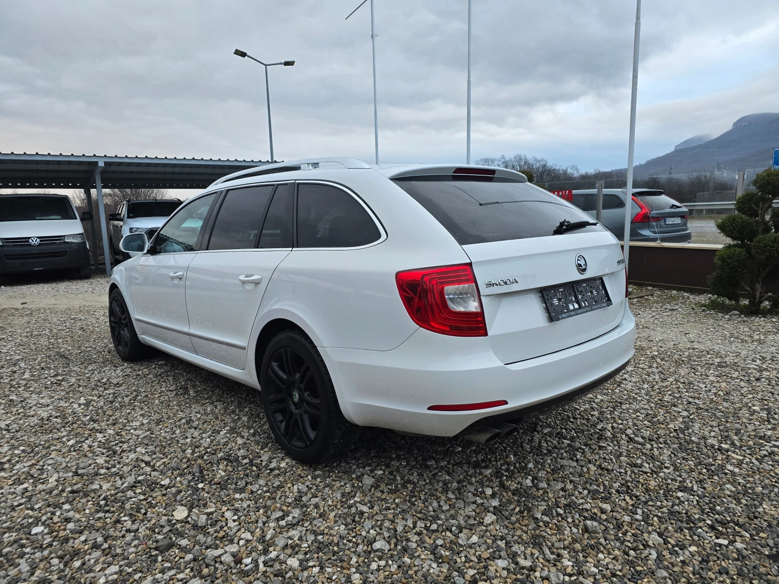 Skoda Superb 2.0 TDI 140KS KLIMATRON - изображение 4