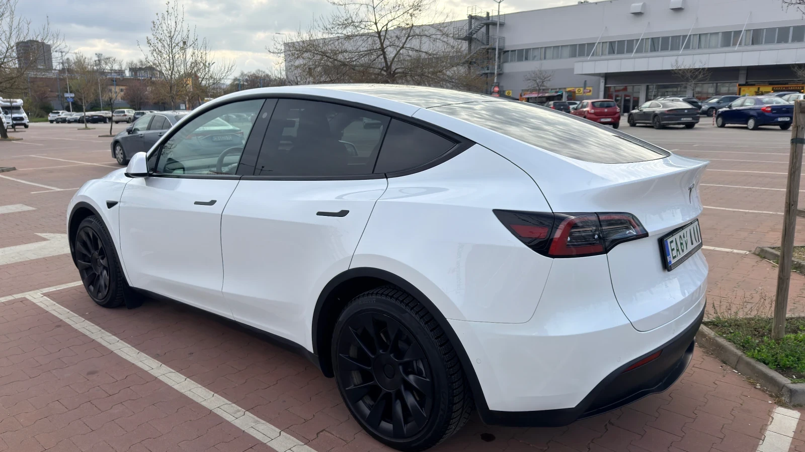 Tesla Model Y Long Range, снимка 4 - Автомобили и джипове - 54226006