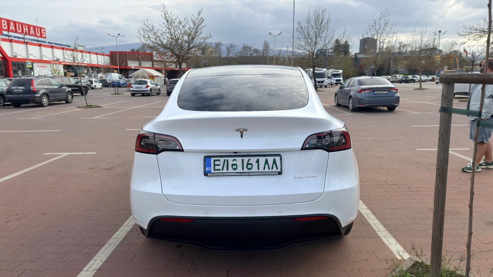 Tesla Model Y Long Range, снимка 8 - Автомобили и джипове - 54226006