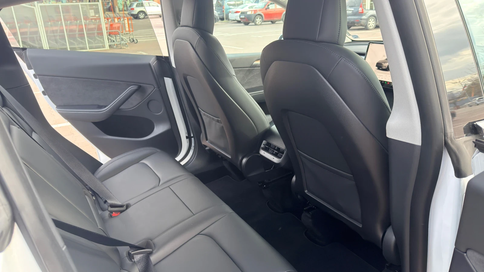 Tesla Model Y Long Range, снимка 9 - Автомобили и джипове - 54226006