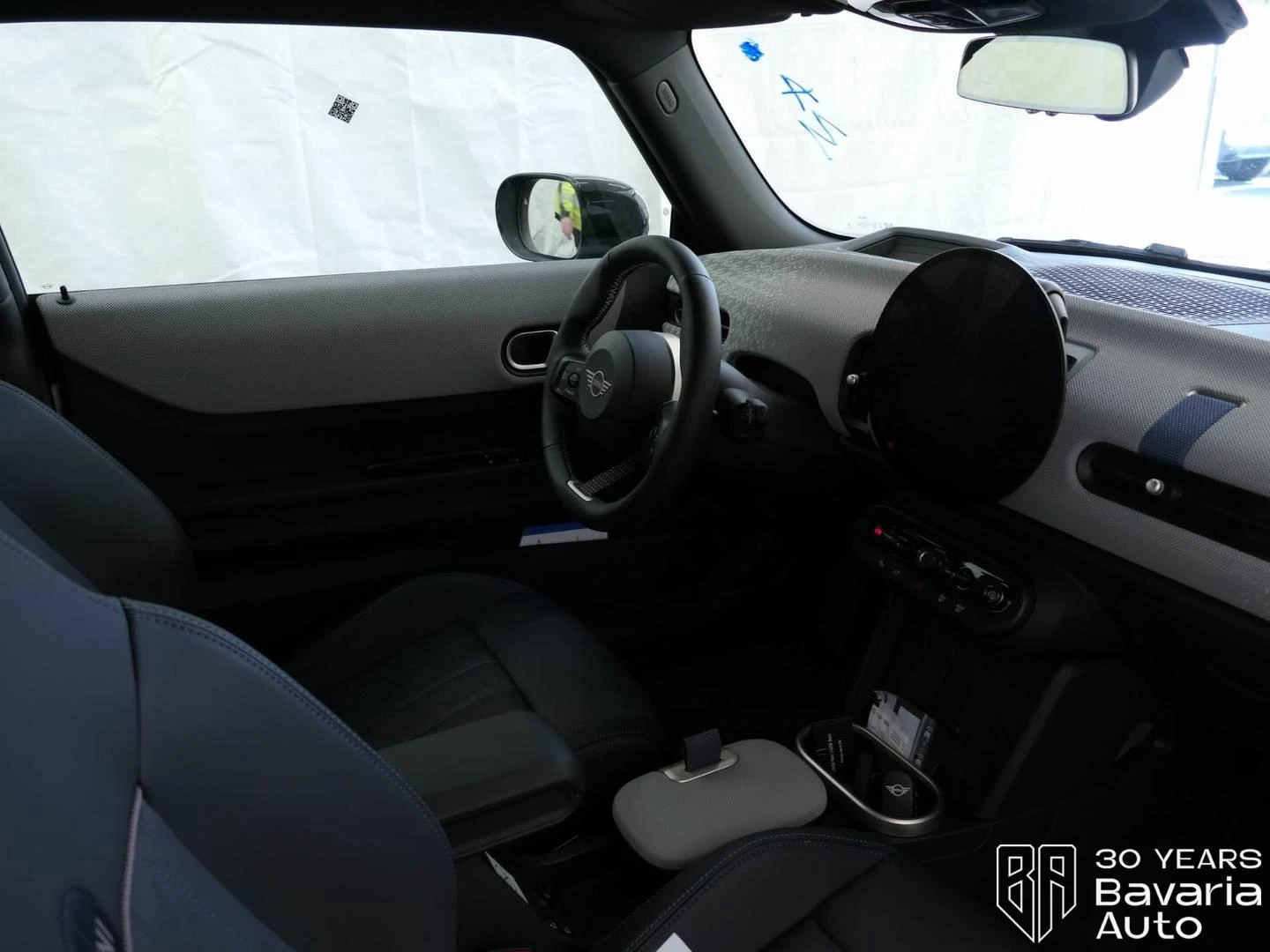 Mini Cooper C 1, 5 Steptronic Favoured Trim, снимка 7 - Автомобили и джипове - 54624311