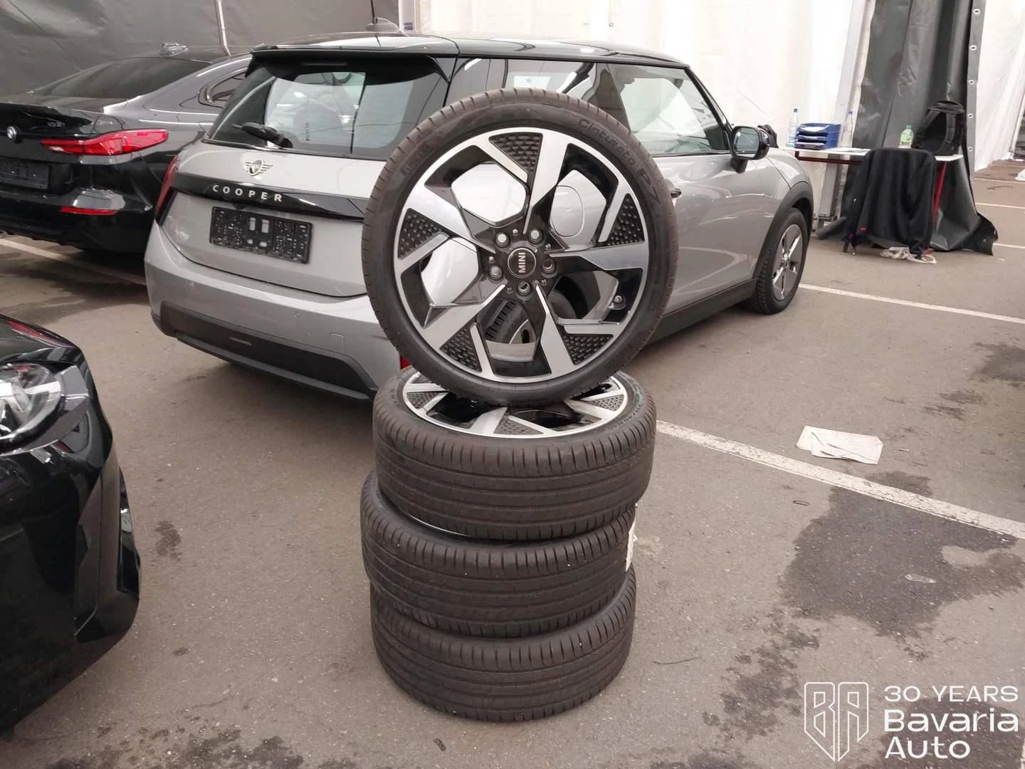 Mini Cooper C 1, 5 Steptronic Favoured Trim, снимка 13 - Автомобили и джипове - 54624311