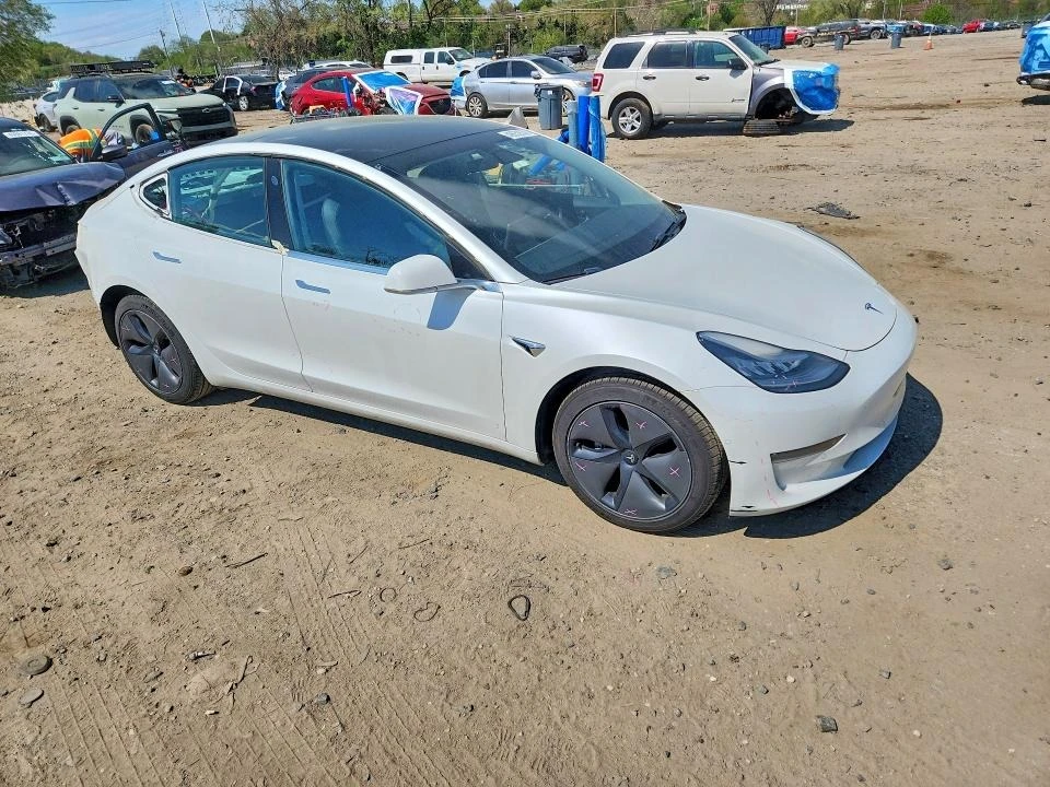 Tesla Model 3, снимка 4 - Автомобили и джипове - 54818791